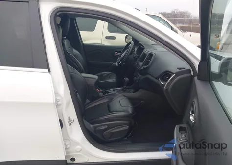 2019 Jeep Cherokee Latitude Plus Fwd from USA, damaged, VIN 1C4PJLLX5KD144094